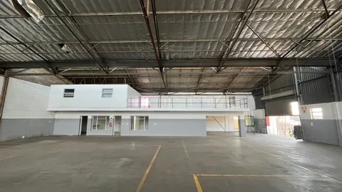48 Steel Road, Spartan has a 3600m² Warehouse Available For sale and to let in Spartan (29)